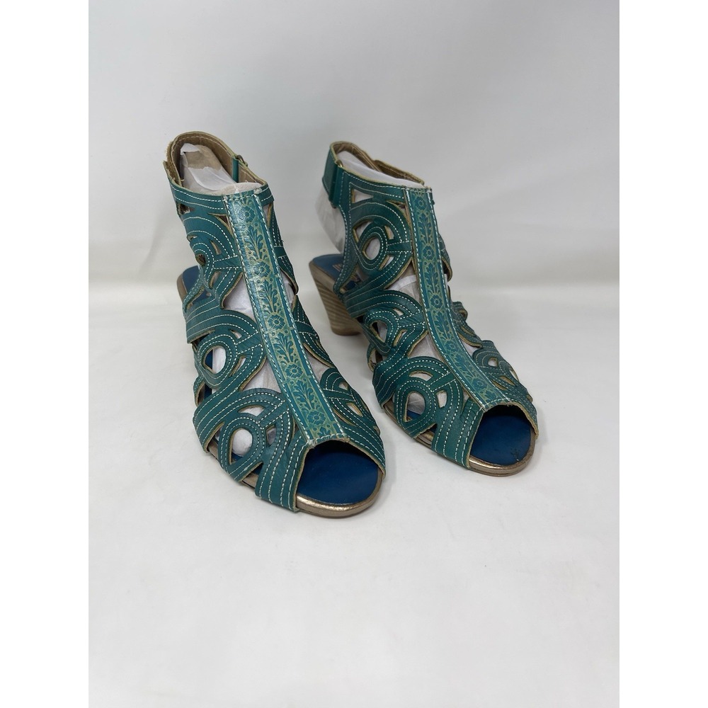 L'Artiste Spring Step Flourish Women's Size 8 Leather Cutout Sandals Aqua No Box